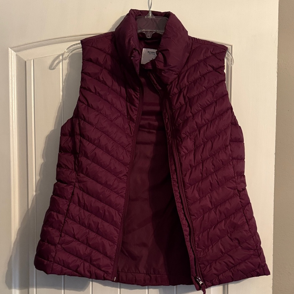 Old Navy Women's Quilted Vest - Deep Purple‎